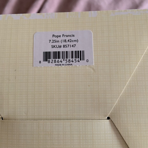 Lenox - New in Box.  Pope Francis statue  limited edition Philadelphia 2015 - Picture 2 of 13